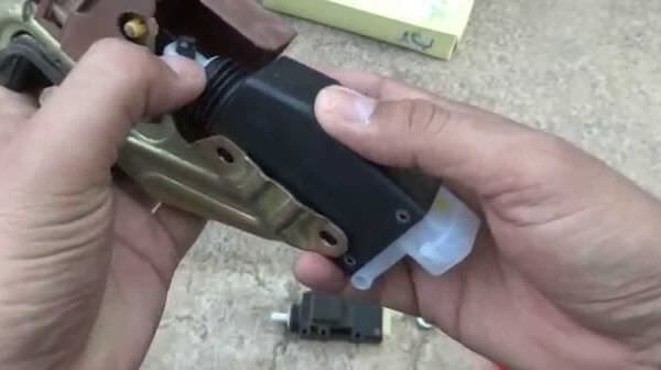 Ремонт дверных замков г. Омск